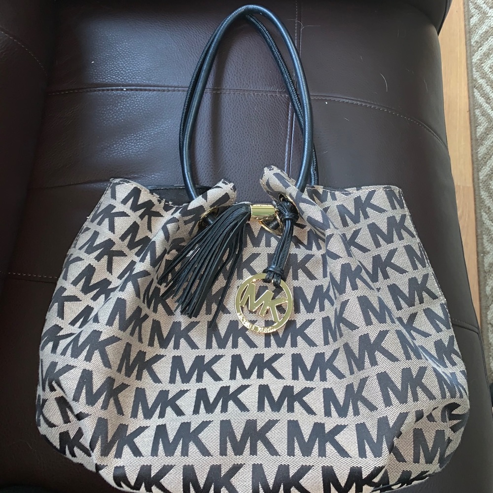 NWT Michael Kors Drawstring Tassel Purse / Bag